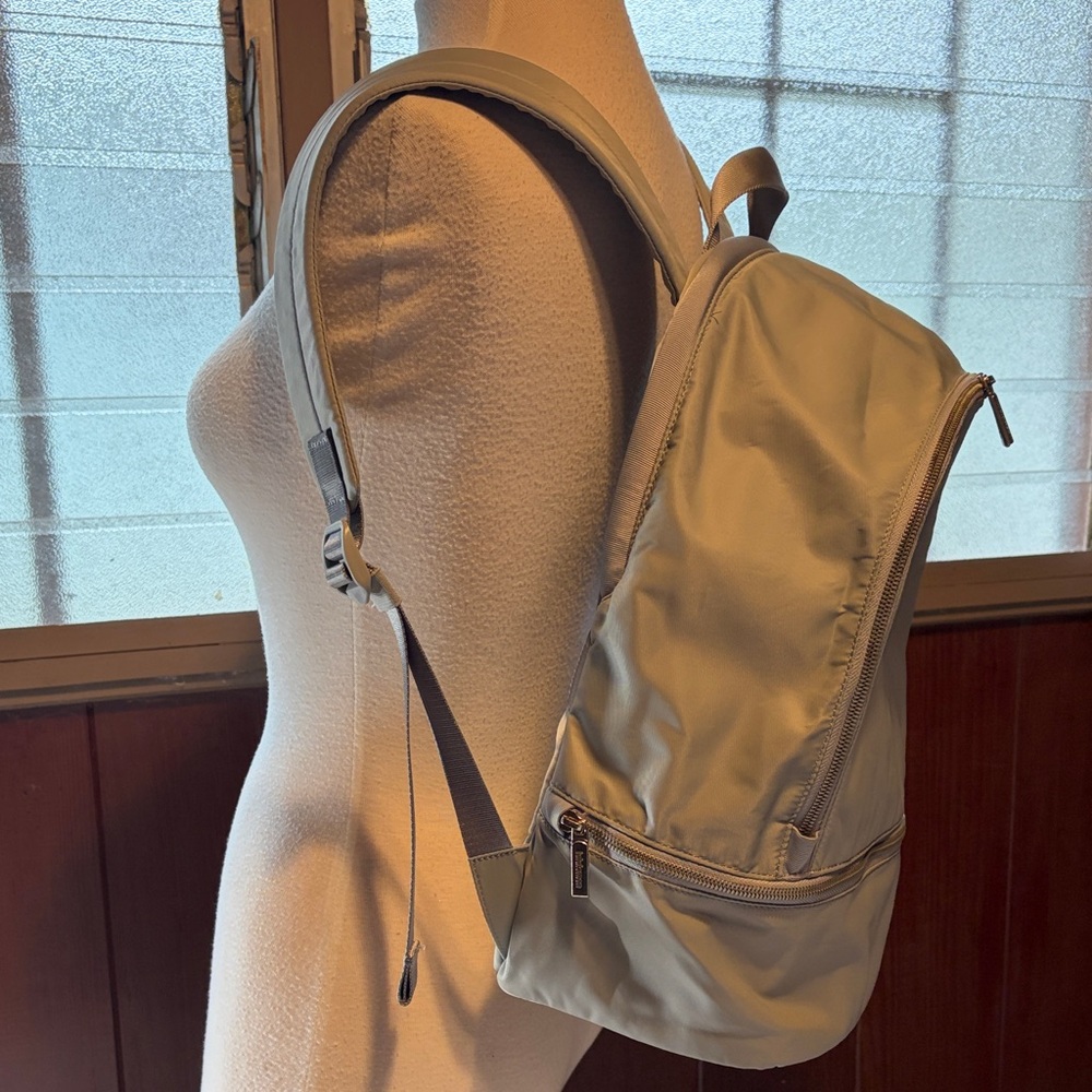 lululemon Backpack - Picture 2 of 11